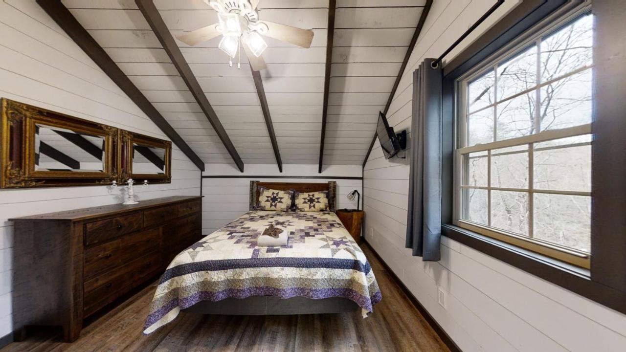 Bigfoots Hideaway Cabin جاتلينبرج المظهر الخارجي الصورة